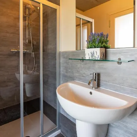 Apartman Tony Con Piscina E Vista