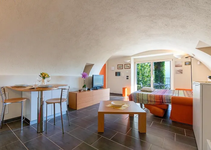 Tony Con Piscina E Vista Gravedona